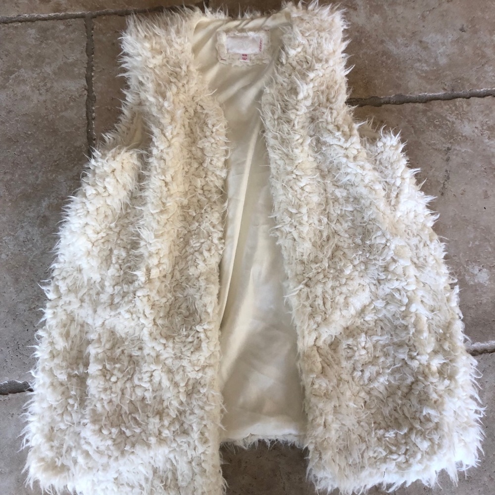 Fluffy and soft vest accessory